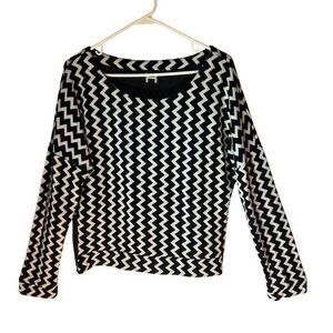 H by Bordeaux ZigZag Boatneck Sweater, OS. Zipper detail at hips. Punk, goth